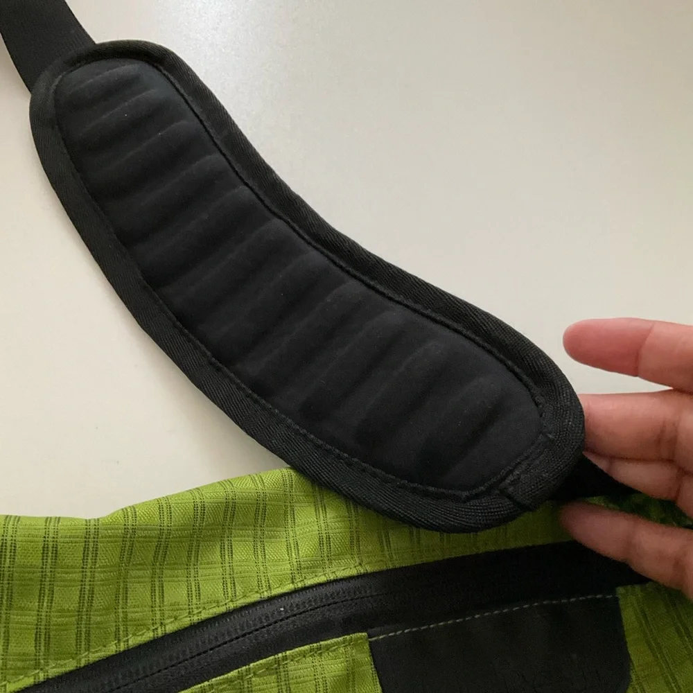 L.L. Bean Green Commuter Messenger Laptop Crossbody Bag with Black Accents - Picture 10 of 15